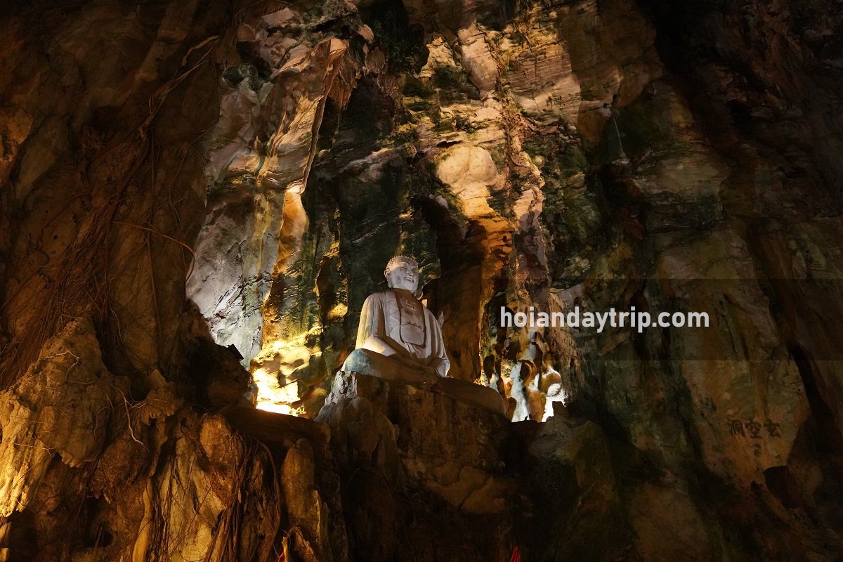 huyen khong cave marble mountains da nang vietnam